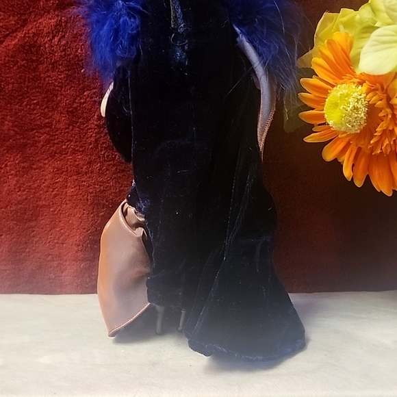 Treasury Collection Paradise Galleries. World's Finest Porcelain Doll. - Picture 9 of 15